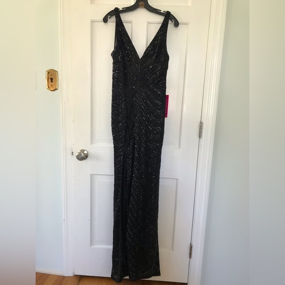 NWT! Gorgeous GB Black Sequin VNeck Floor Length Gown with Leg Opening Size Med - Picture 2 of 14